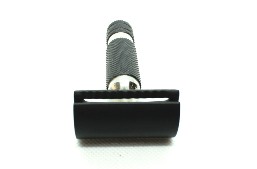 Lil’ Chubby – Snarky’s Shortest Black & Chrome Safety Razor