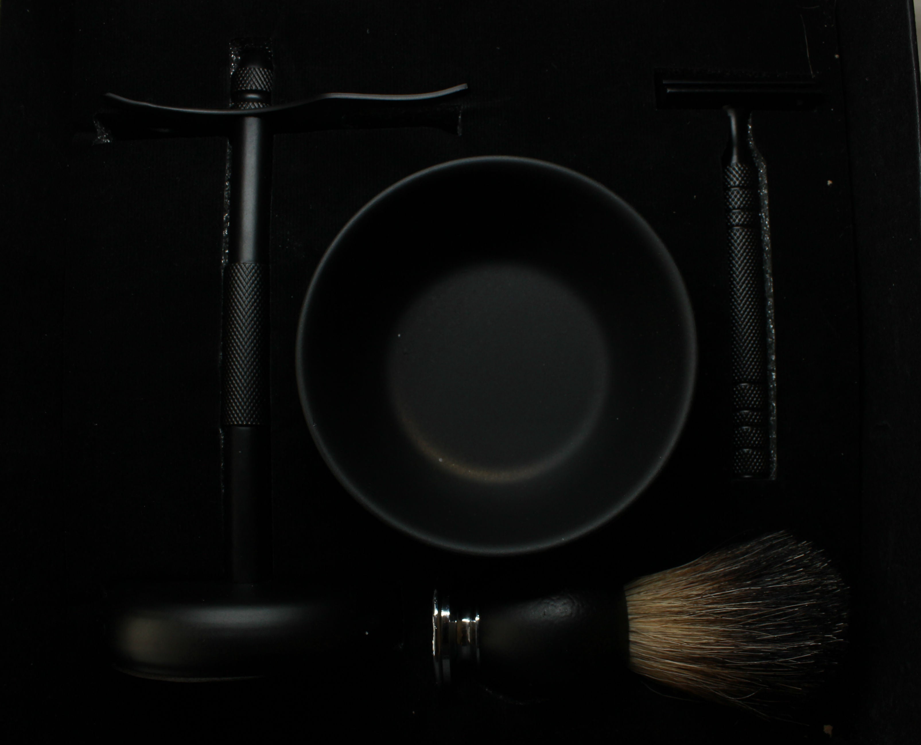 Black Shaving Kit – Safety Razor, Shaving Brush, Shaving Bowl & Stand